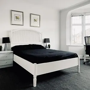 https://cozy-private-rooms-in-homestay.brighton-hotels-england.com